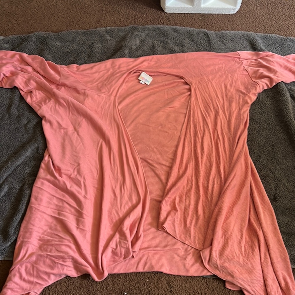Comfy and stretchy pink Lularoe cardigan